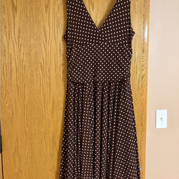 Ronni Nicole Dresses & Skirts - Ronni Nicole Chocolate Brown Polka Dot V-Neck Midi Dress